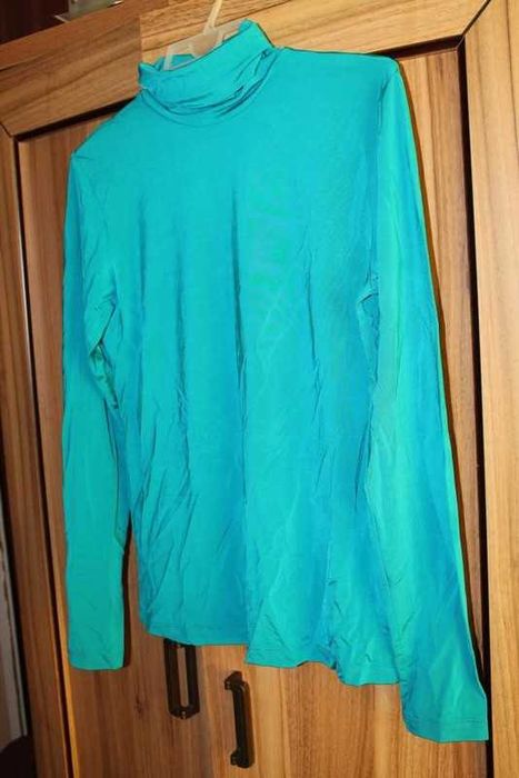 Połyskujący turkusowy golf