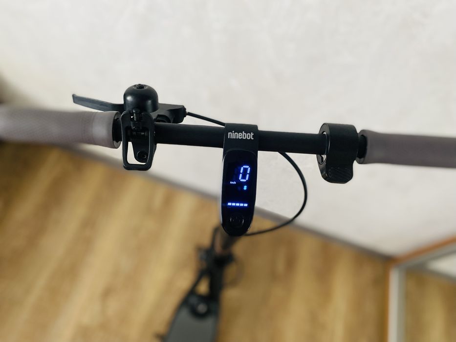 Продам електросамокат Ninebot KickScooter F25E II ТОРГ