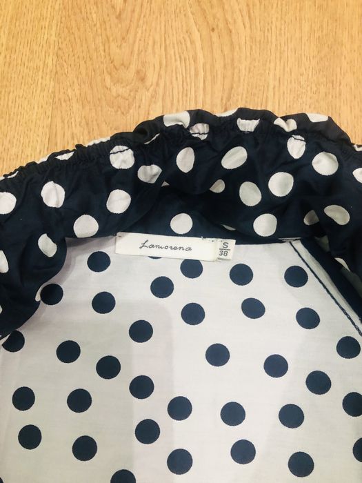 Kispo azul bolinhas brancas sem capuz