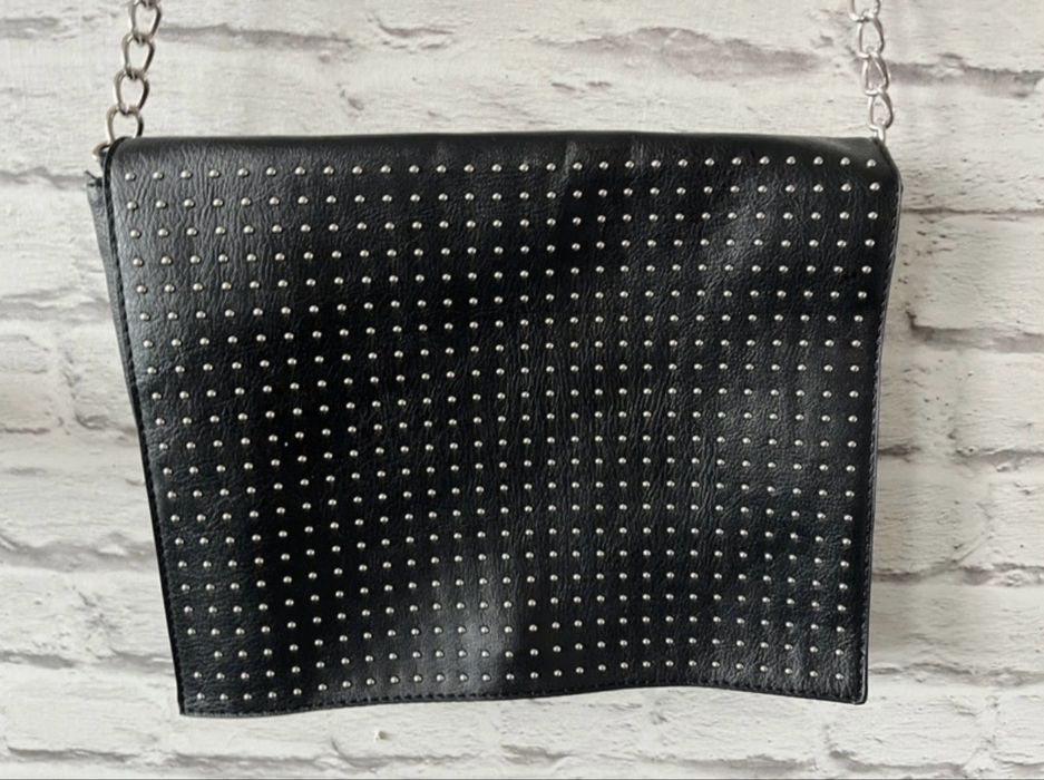 Torebka czarna ze srebrymi ćwiekami