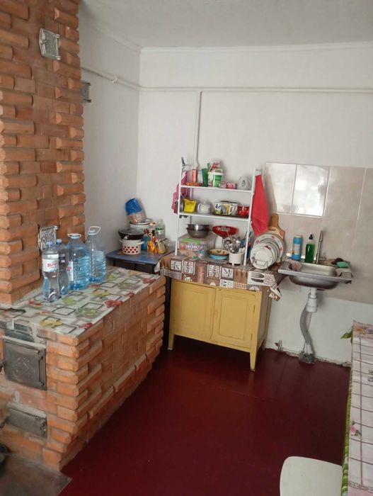 Продаю невеликий будиночок з великою ділянкою