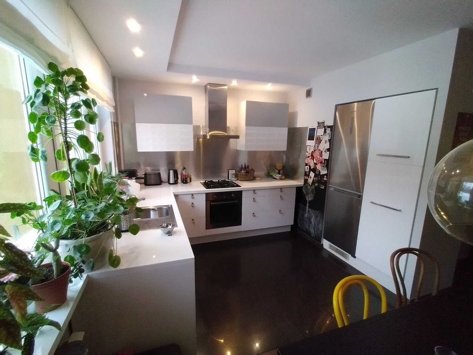 Pokój dla studenta 16 m² + balkon 7 m² w nowoczesnym mieszkaniu z dużą kuchnią , przestronną jadalnią i łazienką