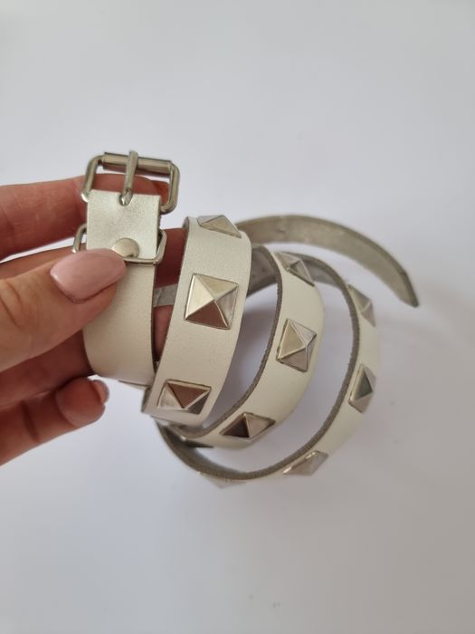 Pasek biały cienki z dżetami pasek biały damski