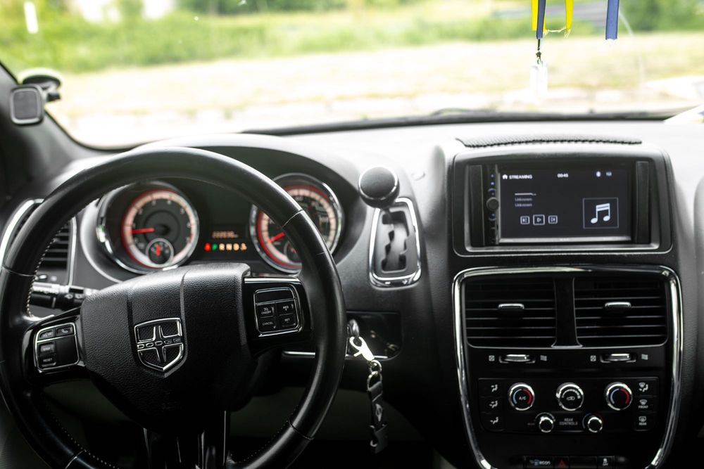 Продам Dodge Grand Caravan