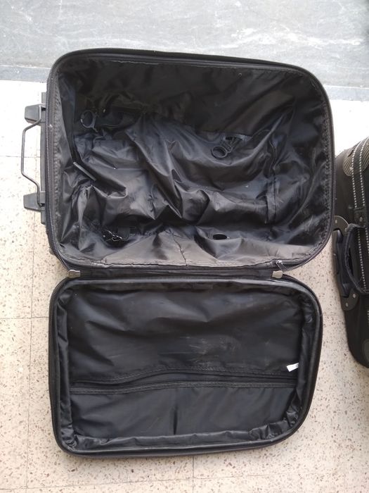 Pequena mala viagem bom estado possibilidade de entrega