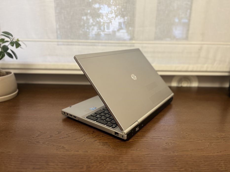 Ноутбук HP EliteBook 8560p / i5 /  8GB / SSD 1 TB / Radeon HD 6470M