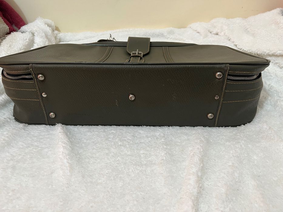 Mala Antiga de Viagem Verde