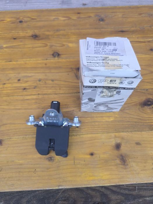 Zamek klapy bagażnika Skoda Octavia II 1Z5 Nowy Oryginał