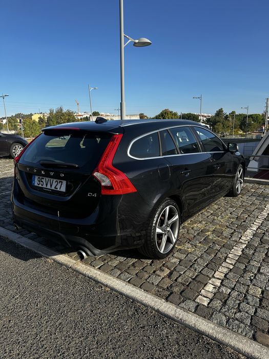 Volvo V60 D4 R-Design — photo 4