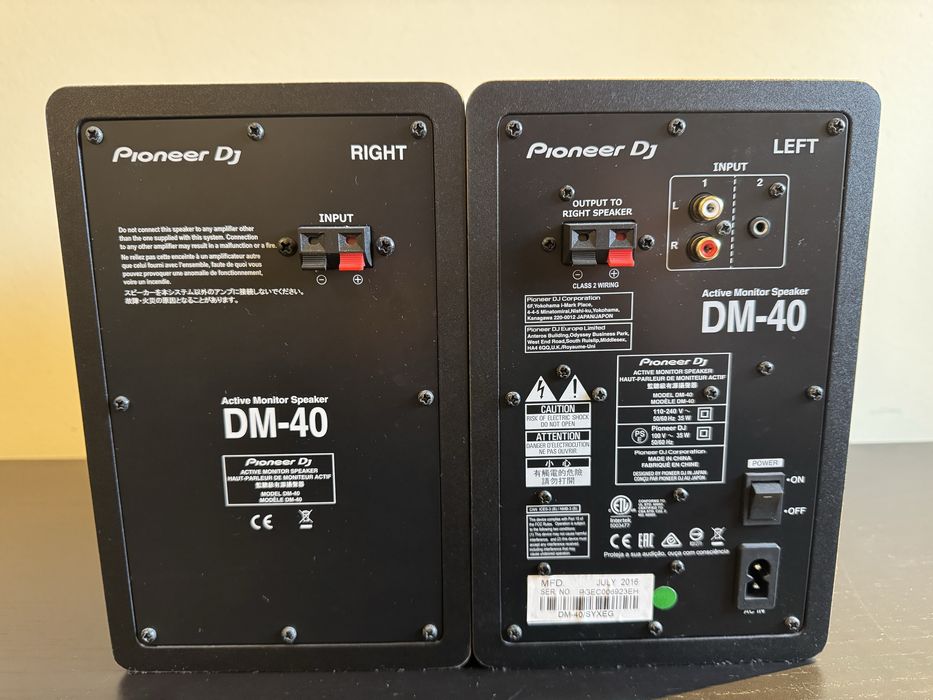 Colunas Pioneer DJ  DM-40