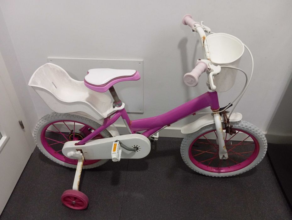 Bicicleta de criança, roda 16 (hipermercado continente de Rio Tinto)