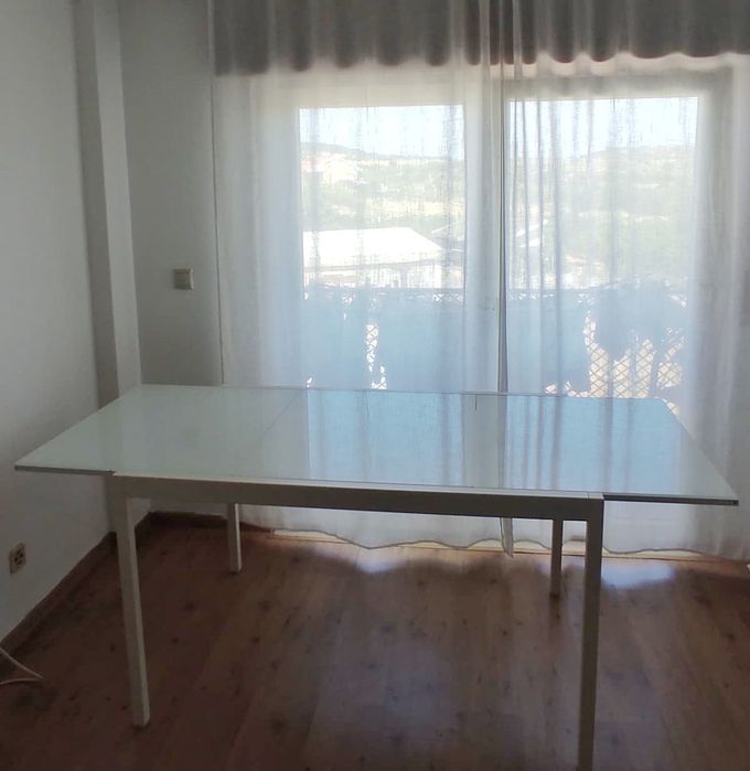 Mesa de jantar branca