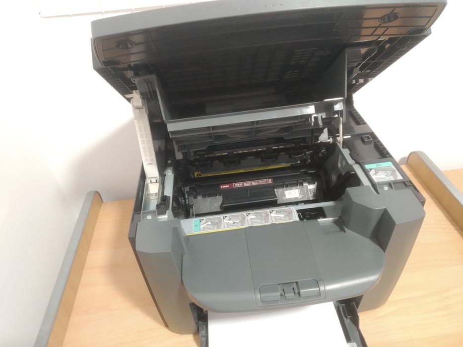 Продам МФУ Canon MF-4018.