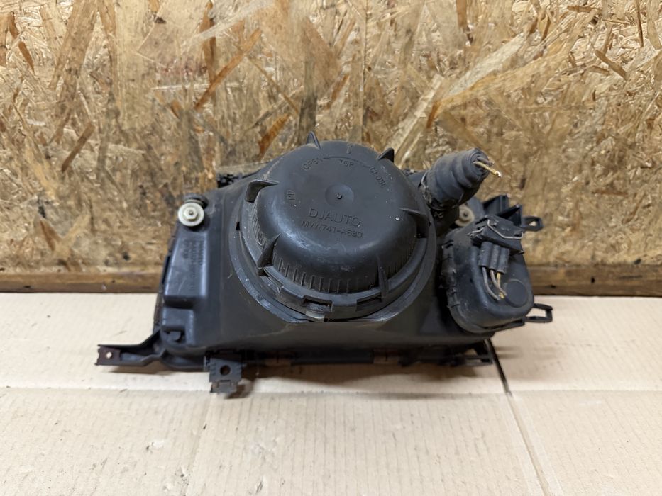 Передня права фара Ауді 80 Б4 Audi 80 B4 1991-1995