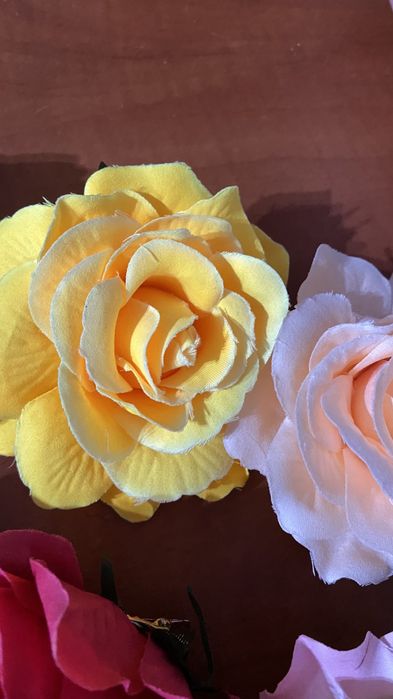 Sztuczne kwiaty, róże