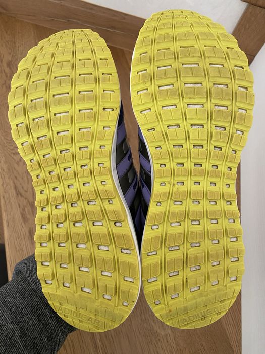 Adidas кросівки жіночі 40 розмір