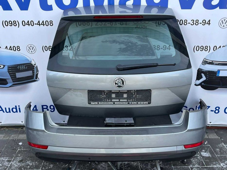 Бампер задній Skoda Octavia 3 A7 5E Універсал 2017-2020 5E9807421G рес