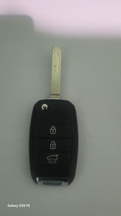 Ключ автомобіля Kia