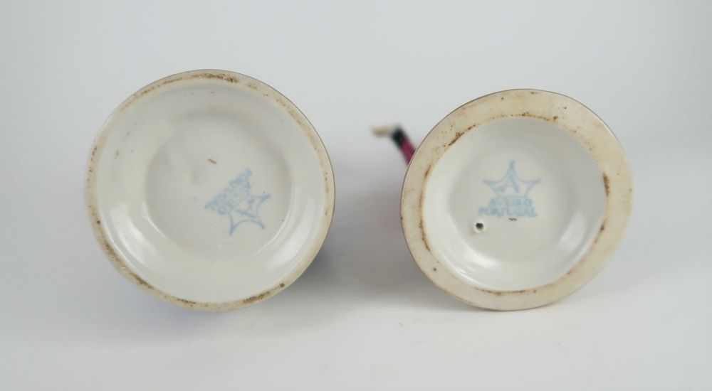 Par de Jovens Fidalgos - Figuras em Porcelana Artibus