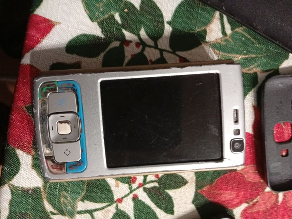 Sprzedam zbiór starych telefonów