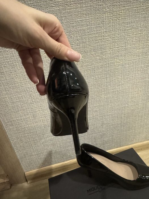 Черные лаковые лодочки