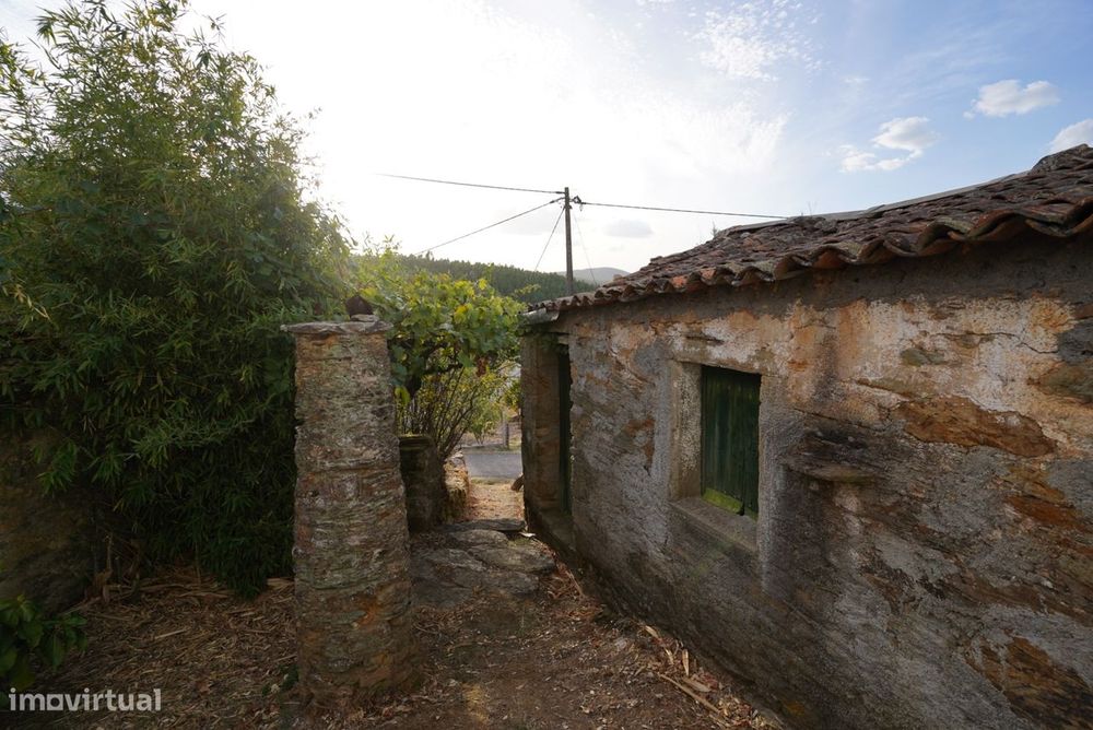 Moradia Rústica T4 Venda em Sarzedas,Castelo Branco