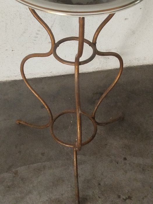 Lavatório antigo com bacia e jarro