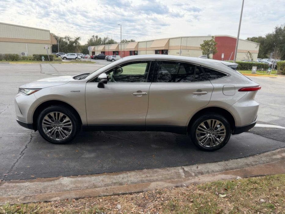 Toyota Venza      2022