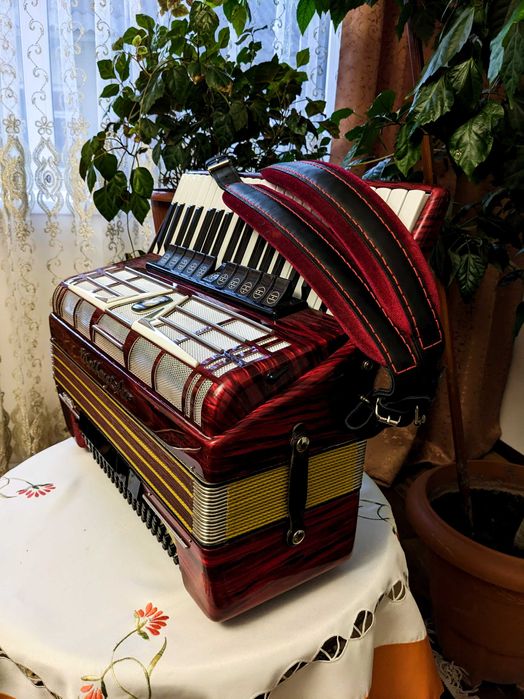 Акордеон WELTMEISTER AMIGO 4/4 у відмінному стані