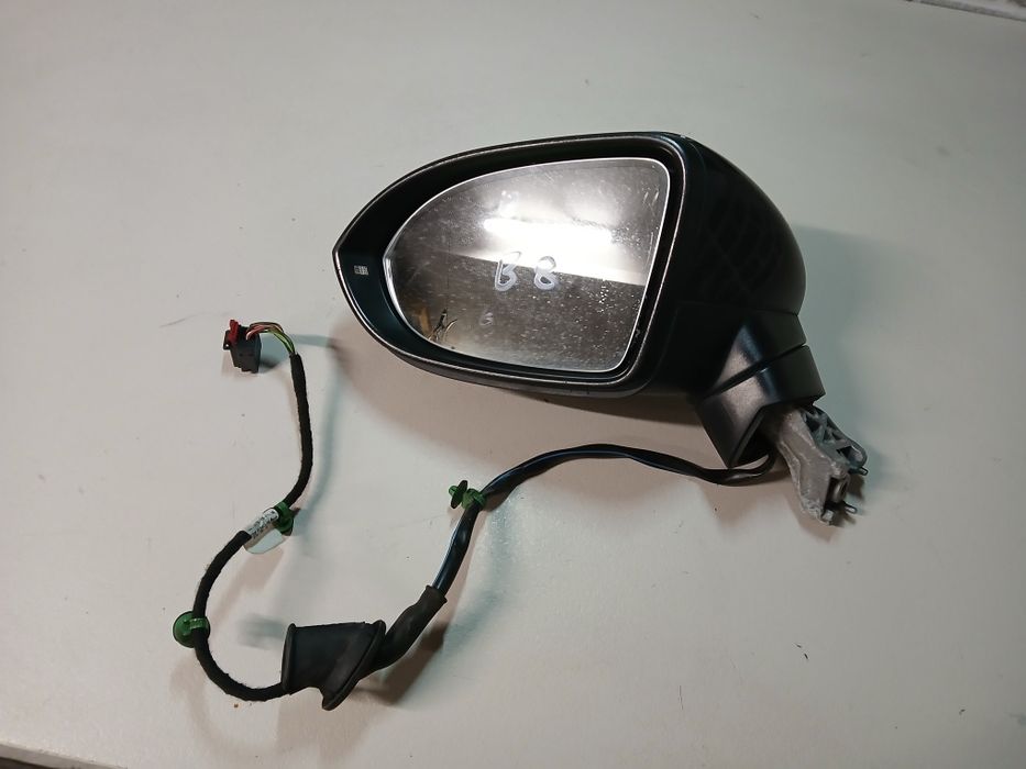 VW Passat B8 Lusterko Europa  Prawe Pasażer LC9X 9 PIN