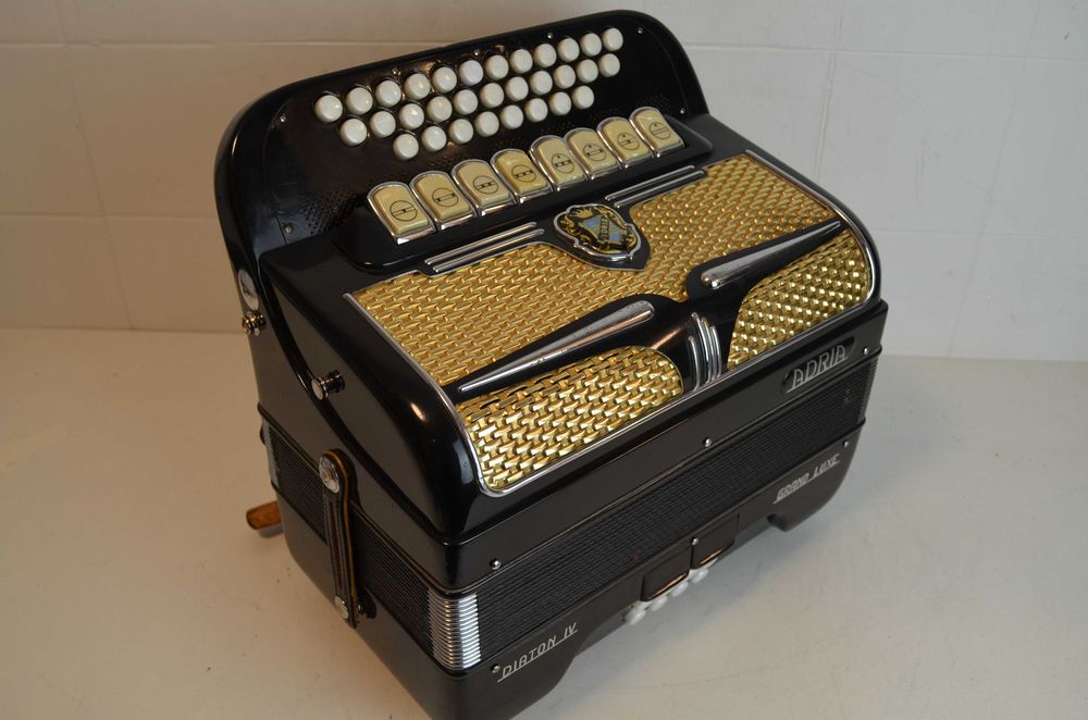 Concertina Adria 4 Voz.N 08