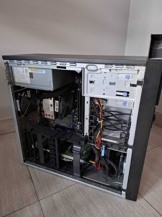 Komputer stacjonarny lenovo thinkStation s20 2szt