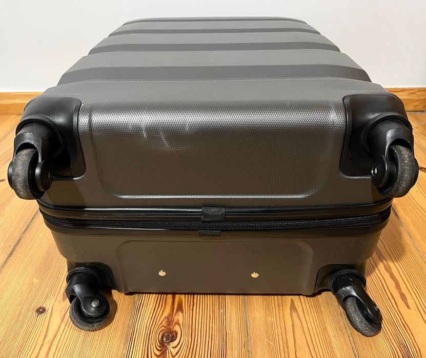 Walizka podróżna BAGIA - 65x42x28 cm