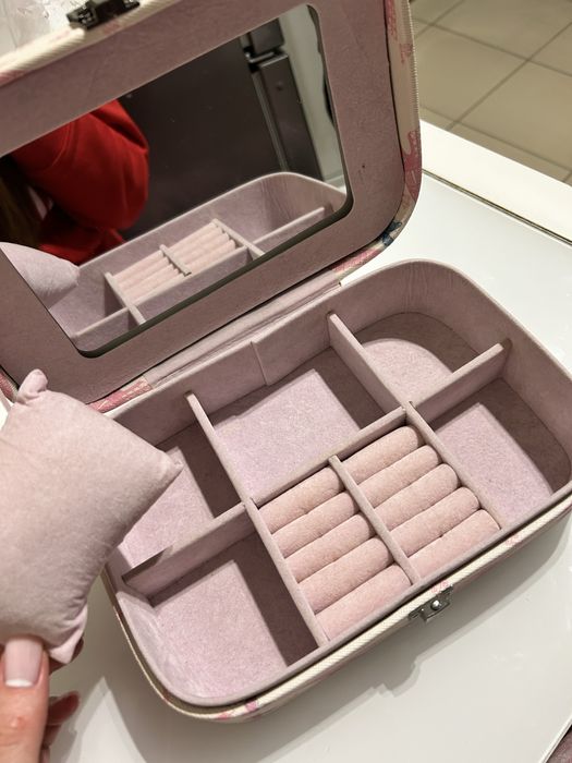 Шкатулка для украшений