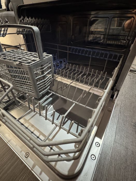 Посудомийна машина настільна Hansa