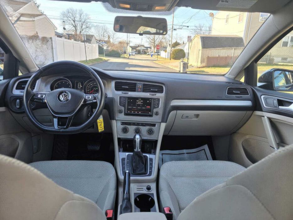 Volkswagen Golf      2015