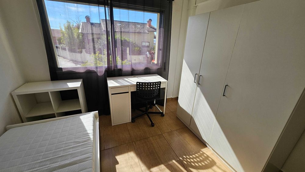 Quarto para estudante próximo da ESTeSC/ESEnfC - Polo B