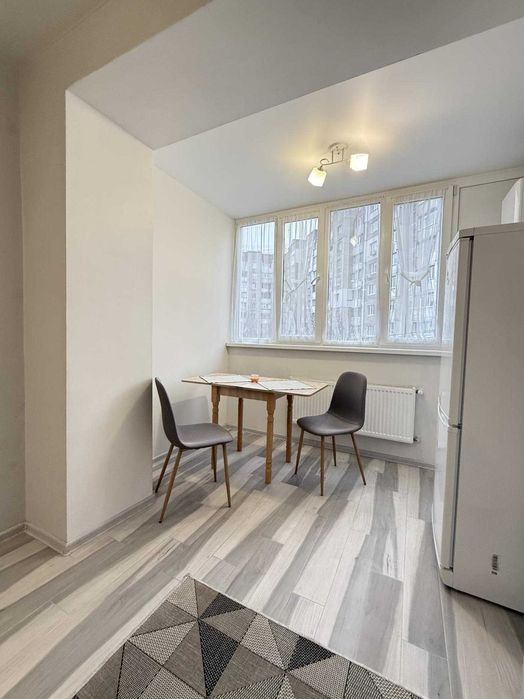 Продаж 1-к квартири без витрат з ремонтом та меблями Озерна Панаса Мир