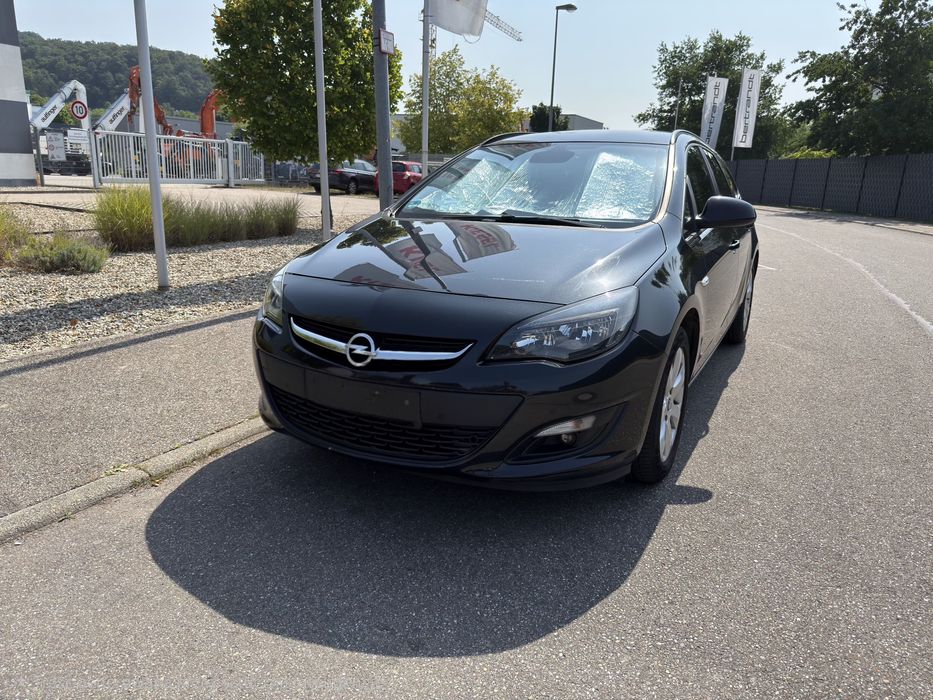 Zadabana, bogato wyposażona, po serwisie.