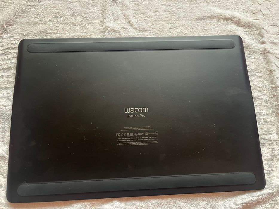 Wacom Intuos Pro Large Paper Edition PTH-860P-N – stan idealny, komplet