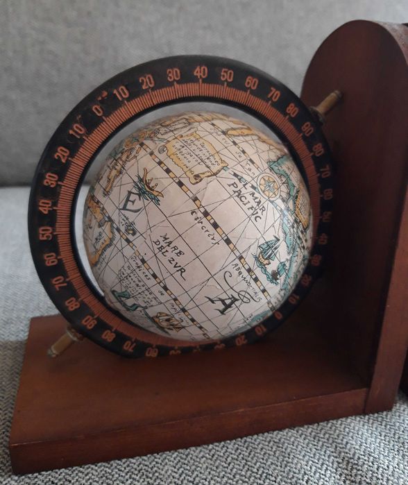 2 porta livros em madeira maciça