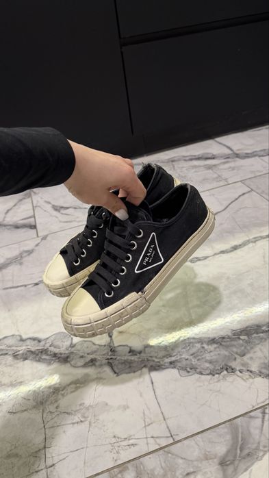 Кеди красовки чорні Prada 39 оригінал