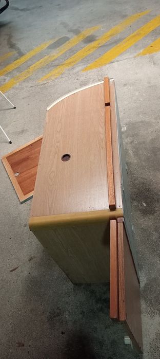 Mesa e cama com alçapões caravana