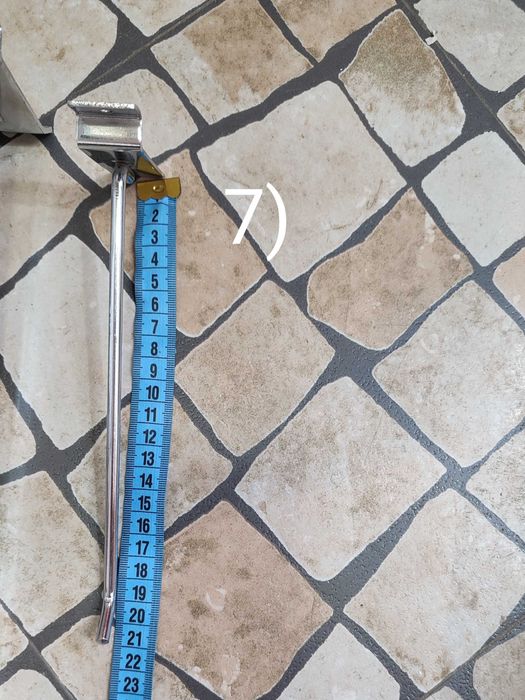 Ganchos/suporte usados para expositores