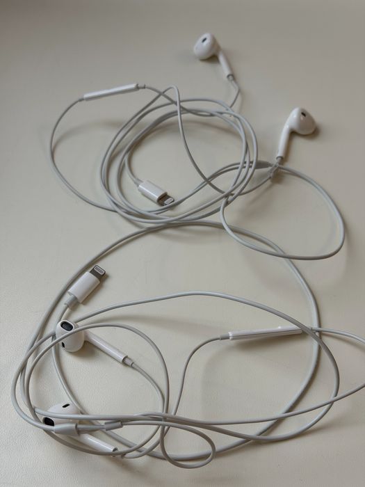 Продам наушники Apple Iphone lightning