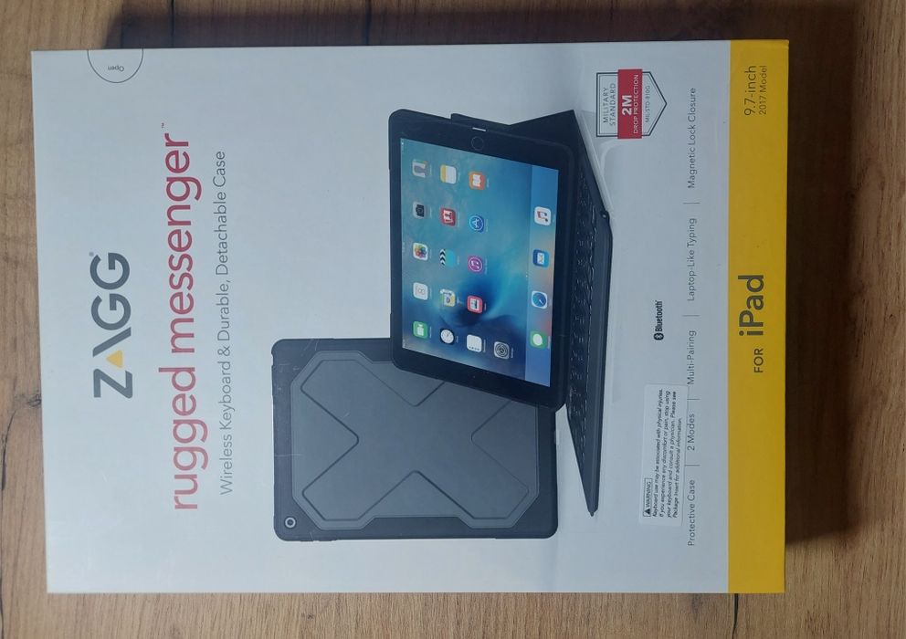 Etui z klawiaturą ZAGG Rugged Messenger iPad 9.7 (5/6 gen) / Podświetl