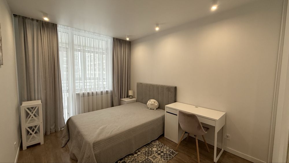 Оренда 3х кімнатної, вул. Олександра Олеся 6б, ЖК Варшавський