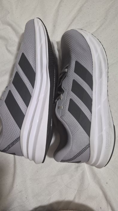 Sapatos de corrida Adidas Galaxy 7 cinzentas