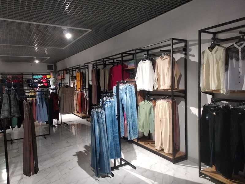 Торговельні стелажі металеві. Стійки для одягу. (Виробник)