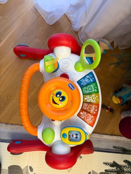 Ігровий розвиваючий  центр Chicco 4 в 1 Grow and Ealk